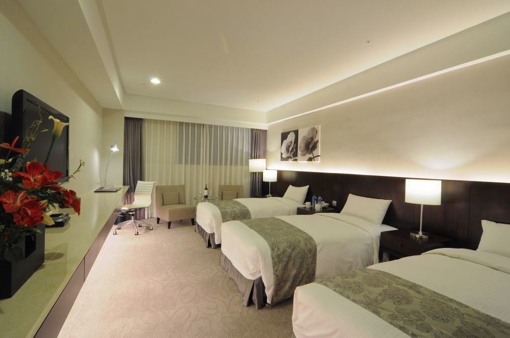 Hiyeshotel勤天商旅-花蓮館 Hualien Exterior foto